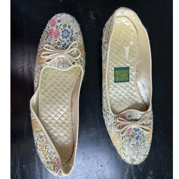 Vtg Daniel Green House Slippers-Brocade gold floral bow- Sz 8 hard bottom - Picture 2 of 8